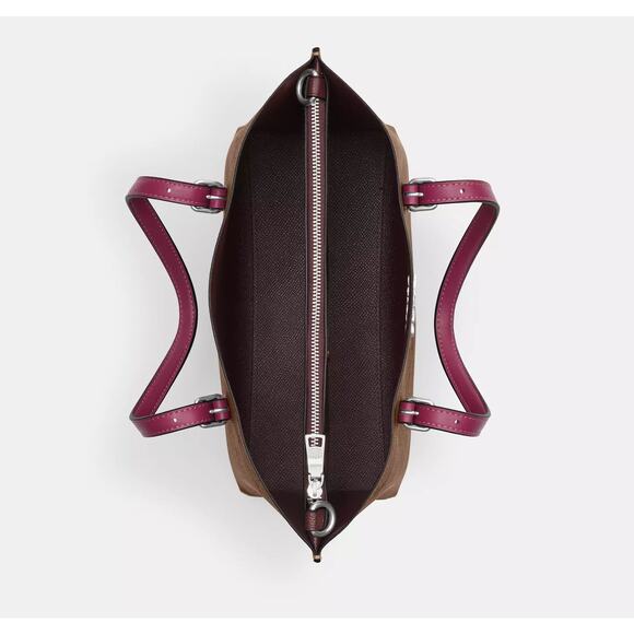 🎁 Mollie Tote Bag 25 In Signature Canvas With Bow Print - Picture 3 of 9